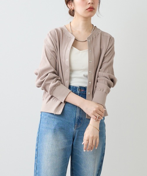 natural couture（ナチュラルクチュール）の「オールシーズン着用できる！カップ付きテレコリブキャミソール（キャミソール・レディース・ブラック/オフホワイト/ピンクベージュ/グリーン・FREE）」の5枚目の写真