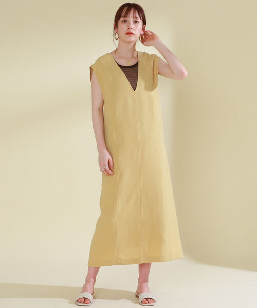 Ray BEAMS(レイビームス)の「Ray BEAMS / Vネック ノースリーブ タイト ワンピース(ワンピース・レディース・ブラック/クリーム・ONE SIZE)」の6枚目の写真