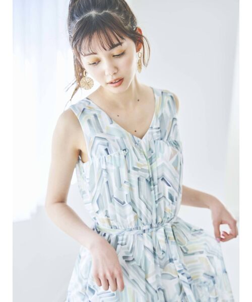 dazzlin(ダズリン)の「サンセットジオメトリックティアードワンピース(ワンピース・レディース・グリーン/パープル/ベージュ・FREE)」の11枚目の写真