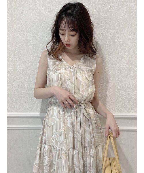 dazzlin(ダズリン)の「サンセットジオメトリックティアードワンピース(ワンピース・レディース・グリーン/パープル/ベージュ・FREE)」の15枚目の写真