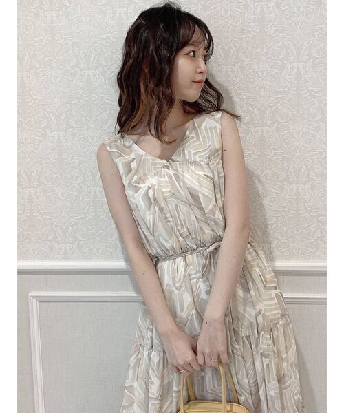 dazzlin(ダズリン)の「サンセットジオメトリックティアードワンピース(ワンピース・レディース・グリーン/パープル/ベージュ・FREE)」の9枚目の写真