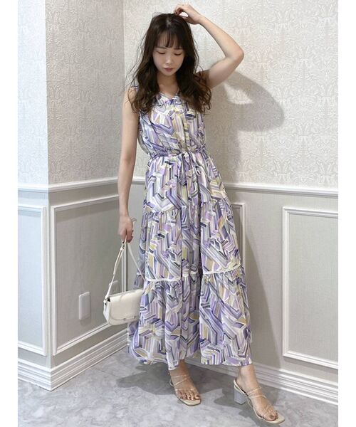 dazzlin(ダズリン)の「サンセットジオメトリックティアードワンピース(ワンピース・レディース・グリーン/パープル/ベージュ・FREE)」の6枚目の写真