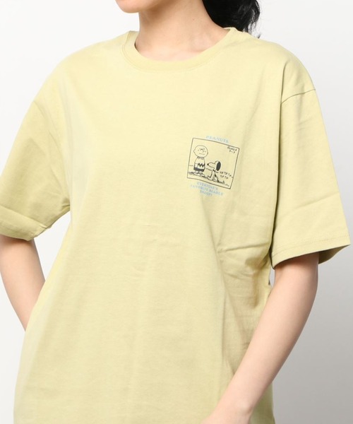 PEANUTS(ピーナッツ)の「【PEANUTS/ピーナッツ】スヌーピー バックプリント レトロプリント Tシャツ/半袖Tシャツ(Tシャツ/カットソー・レディース・チャコールグレー/ライトブルー/オフホワイト/ライトイエロー・M/L)」の16枚目の写真