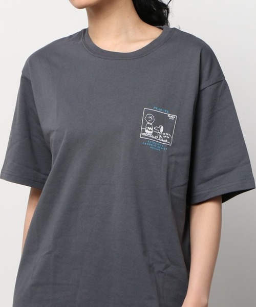 PEANUTS(ピーナッツ)の「【PEANUTS/ピーナッツ】スヌーピー バックプリント レトロプリント Tシャツ/半袖Tシャツ(Tシャツ/カットソー・レディース・チャコールグレー/ライトブルー/オフホワイト/ライトイエロー・M/L)」の18枚目の写真