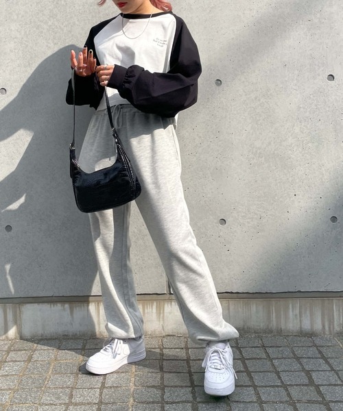 WEGO(ウィゴー)の「WEGO/グラフィックラグランショートロンT(Tシャツ/カットソー・レディース・ブラック/グリーン・SMALL/MEDIUM)」の4枚目の写真