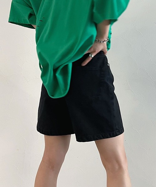 PAGEBOY(ページボーイ)の「カラーデニムショートパンツ(デニムパンツ・レディース・ブラック/ブラック系その他/グリーン系その他/コーラルピンク・25inch/26inch)」の5枚目の写真