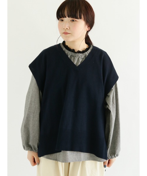 Samansa Mos2（サマンサ モスモス）の「Vネックニットベスト（ベスト・レディース・ベージュ/ネイビー/グリーン/キナリ・ﾌﾘ-）」の4枚目の写真