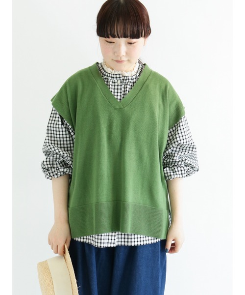 Samansa Mos2（サマンサ モスモス）の「Vネックニットベスト（ベスト・レディース・ベージュ/ネイビー/グリーン/キナリ・ﾌﾘ-）」の3枚目の写真