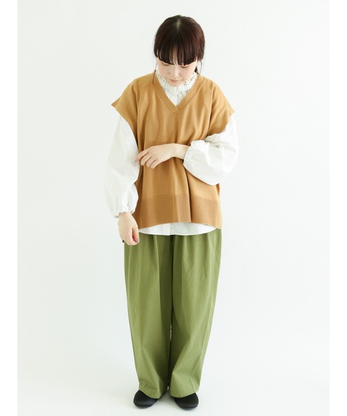 Samansa Mos2（サマンサ モスモス）の「Vネックニットベスト（ベスト・レディース・ベージュ/ネイビー/グリーン/キナリ・ﾌﾘ-）」の6枚目の写真