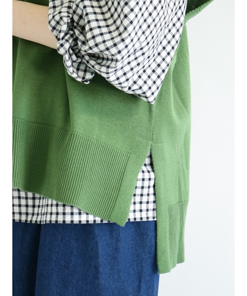 Samansa Mos2（サマンサ モスモス）の「Vネックニットベスト（ベスト・レディース・ベージュ/ネイビー/グリーン/キナリ・ﾌﾘ-）」の8枚目の写真