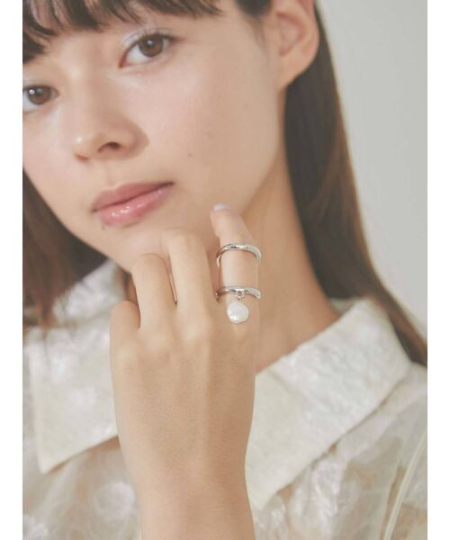 merry jenny（メリージェニー）の「バロックパールダブルリング（リング・レディース・シルバー/ゴールド・FREE）」の2枚目の写真