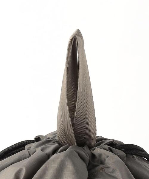 THE NORTH FACE(ザノースフェイス)の「【WEB限定】<THE NORTH FACE> PF サック パック バッグ(バックパック/リュック・レディース・ブラック/ダークブラウン/グレー・FREE)」の6枚目の写真