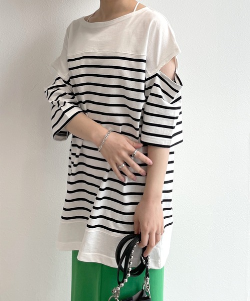 w closet（ダブルクローゼット）の「ショルダースリット切替パネルボーダーTシャツ（Tシャツ/カットソー・レディース・ホワイト×ブルー/ホワイト×ブラック/ブラック×ホワイト/ブルー系その他/ピンク系その他/ホワイト×ピンク・FREE）」の3枚目の写真