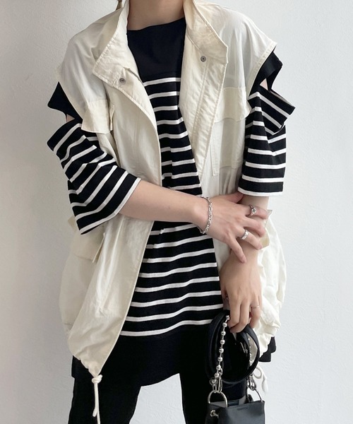 w closet（ダブルクローゼット）の「ショルダースリット切替パネルボーダーTシャツ（Tシャツ/カットソー・レディース・ホワイト×ブルー/ホワイト×ブラック/ブラック×ホワイト/ブルー系その他/ピンク系その他/ホワイト×ピンク・FREE）」の4枚目の写真