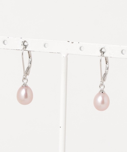 MUSES(ミューズ)の「【W】【it】【MUSES】オーバル淡水パールピアス 8~10mmパール(ピアス(両耳用)・レディース・ホワイト/ブラック/ピンク/ラベンダー・FREE)」の3枚目の写真
