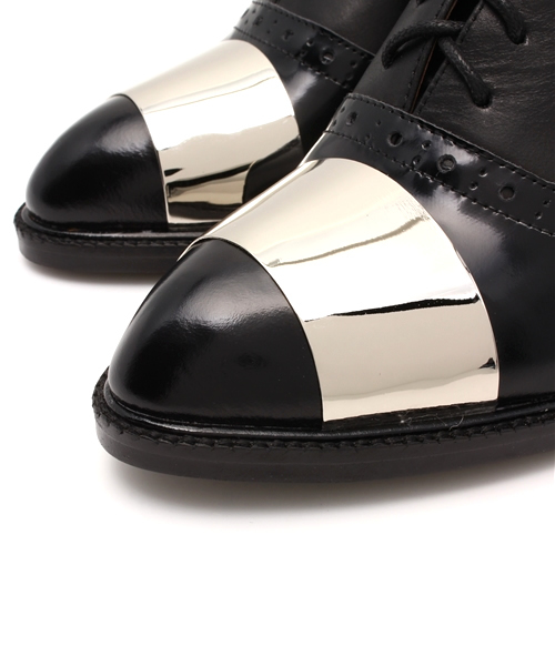 Jeffrey Campbell（ジェフリーキャンベル）の「プレート入りマニッシュシューズ（その他シューズ・レディース・ホワイト/ブラック・38/36/37/39）」の6枚目の写真