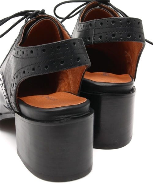 Jeffrey Campbell（ジェフリーキャンベル）の「プレート入りマニッシュシューズ（その他シューズ・レディース・ホワイト/ブラック・38/36/37/39）」の9枚目の写真