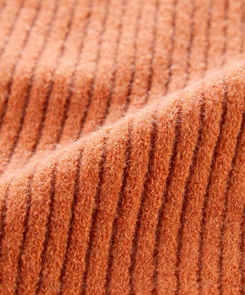 ハイネックもちもちリブニット