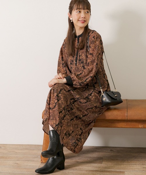 URBAN RESEARCH Sonny Label（アーバンリサーチサニーレーベル）の「ダマスクプリントドレスワンピース（ワンピース・レディース・ブラック系その他/グレー系その他・FREE）」の3枚目の写真