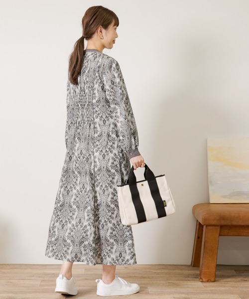 URBAN RESEARCH Sonny Label（アーバンリサーチサニーレーベル）の「ダマスクプリントドレスワンピース（ワンピース・レディース・ブラック系その他/グレー系その他・FREE）」の17枚目の写真