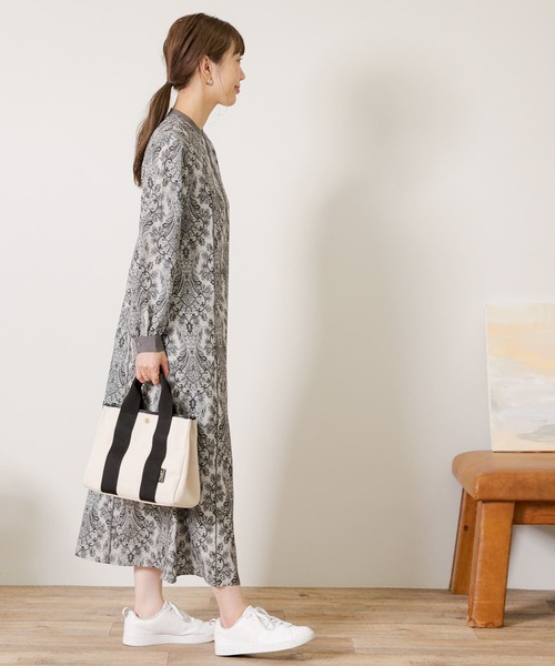 URBAN RESEARCH Sonny Label（アーバンリサーチサニーレーベル）の「ダマスクプリントドレスワンピース（ワンピース・レディース・ブラック系その他/グレー系その他・FREE）」の18枚目の写真