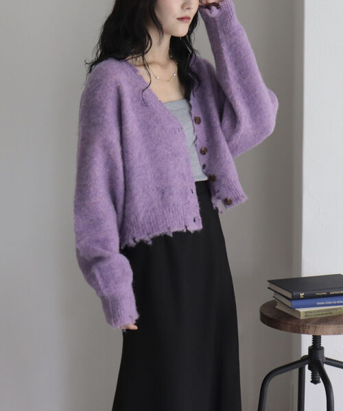 fredy emue(フレディエミュ)の「ショート丈ふわふわニットカーディガン(ニット/セーター・レディース・ベージュ/パープル/オフホワイト/グリーン・38)」の4枚目の写真