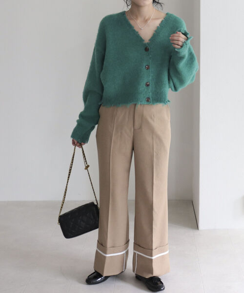 fredy emue(フレディエミュ)の「ショート丈ふわふわニットカーディガン(ニット/セーター・レディース・ベージュ/パープル/オフホワイト/グリーン・38)」の19枚目の写真