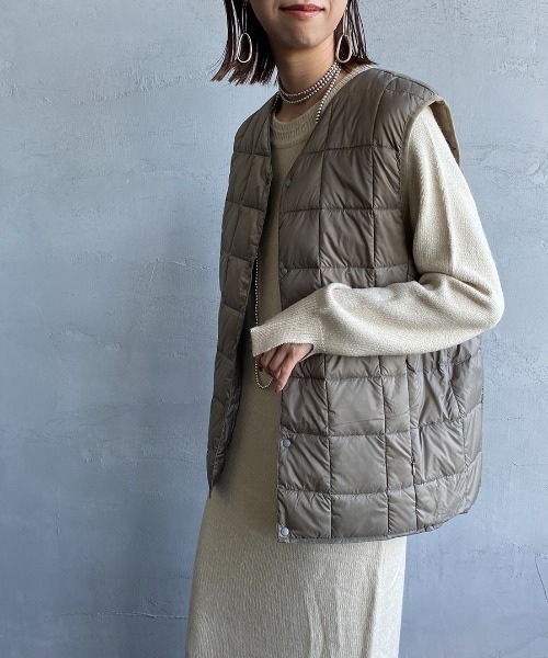 TAION（タイオン）の「【WEB限定】[TAION/タイオン] Vネック インナーダウンベスト（ダウンベスト・レディース・オフホワイト/ブラック/グレー/カーキ/ダークオリーブ・M/L/XL）」の5枚目の写真