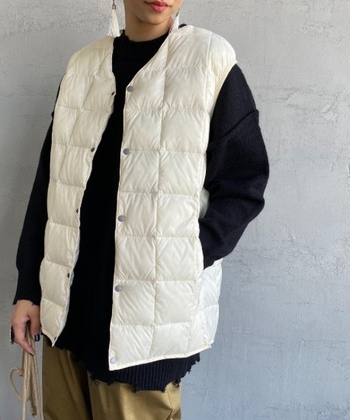 TAION（タイオン）の「【WEB限定】[TAION/タイオン] Vネック インナーダウンベスト（ダウンベスト・レディース・オフホワイト/ブラック/グレー/カーキ/ダークオリーブ・M/L/XL）」の9枚目の写真