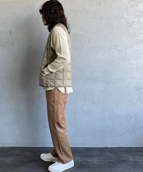 TAION（タイオン）の「【WEB限定】[TAION/タイオン] Vネック インナーダウンベスト（ダウンベスト・レディース・オフホワイト/ブラック/グレー/カーキ/ダークオリーブ・M/L/XL）」の11枚目の写真