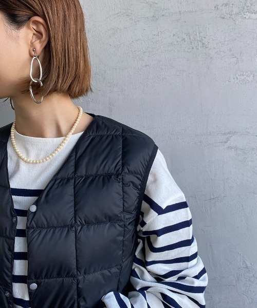 TAION（タイオン）の「【WEB限定】[TAION/タイオン] Vネック インナーダウンベスト（ダウンベスト・レディース・オフホワイト/ブラック/グレー/カーキ/ダークオリーブ・M/L/XL）」の7枚目の写真