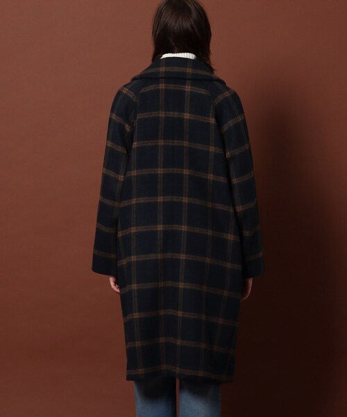 DRESSTERIOR（ドレステリア）の「◆【CLASSY.12月号掲載】【厚手ニットもOK】チェックリバーコート（チェスターコート・レディース・ネイビー系1・34/36/38）」の4枚目の写真