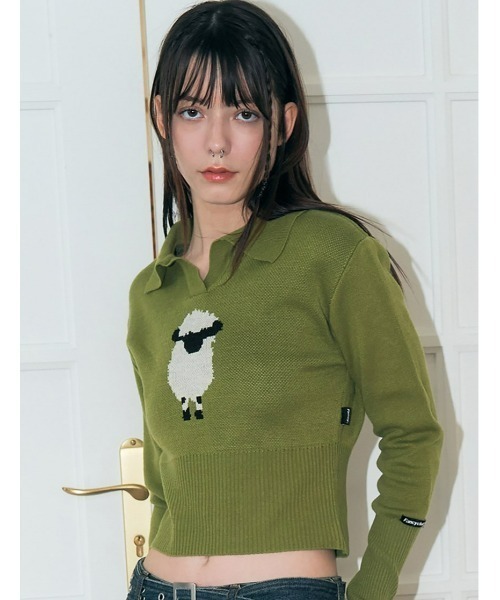 FANCY CLUB(ファンシークラブ)の「A'GEM/9 × .kom『 FANCY CLUB/ファンシークラブ』/PECORA COLLAR CROP KNIT/カラークロップドニットソー(Tシャツ/カットソー・レディース・ブラック/グリーン・FREE)」の1枚目の写真
