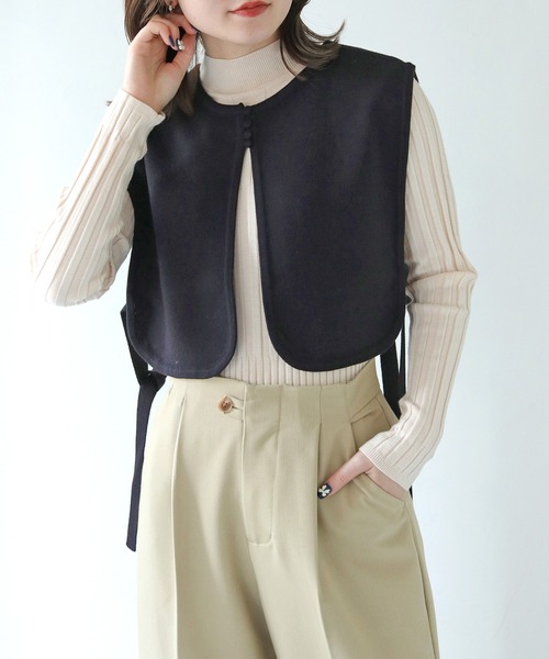 HER CLOSET（ハークローゼット）の「【shemoshelly】WEB限定配色ケープニットベスト（ベスト・レディース・ブラウン/ブラック×ホワイト/ブラック・M）」の2枚目の写真