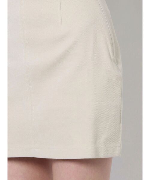 EMODA（エモダ）の「カーブウエストミニスカート（スカート・レディース・ブラック/その他/アイボリー・SMALL/MEDIUM）」の9枚目の写真
