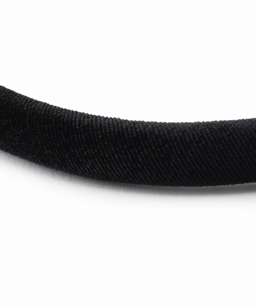 SLOBE IENA(スローブイエナ)の「【MARZOLINE MILANO/マルツォリーネ ミラノ】 1cm VELVET ヘアバンド(ヘアバンド・レディース・ブラック・FREE)」の4枚目の写真