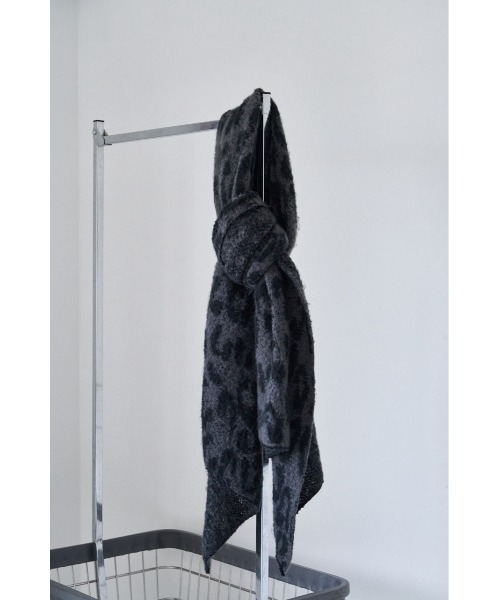 AZUL by moussy（アズールバイマウジー）の「ANIMAL PATTERN BIG MUFFLER/アニマルパターンビッグマフラー（マフラー・メンズ・ブラック系その他/グレー系その他・FREE）」の7枚目の写真