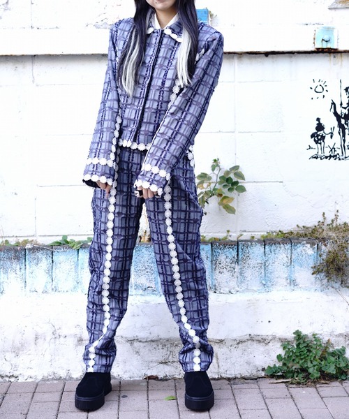 Sister Jane（シスタージェーン）の「SisterJane/シスタージェーン/Rodeo Daisy Trimmed Trousers（その他パンツ・レディース・ブルー・SMALL/MEDIUM）」の3枚目の写真