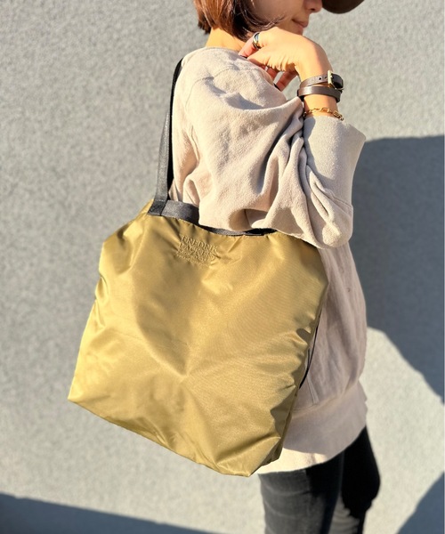 FREDRIK PACKERS（フレドリックパッカーズ）の「FREDRIK PACKERS フレドリックパッカーズ  VAIL FLIGHT SATIN 2WAY トートBAG（トートバッグ・レディース・グリーン/ブラック/オリーブ・ONESIZE）」の9枚目の写真