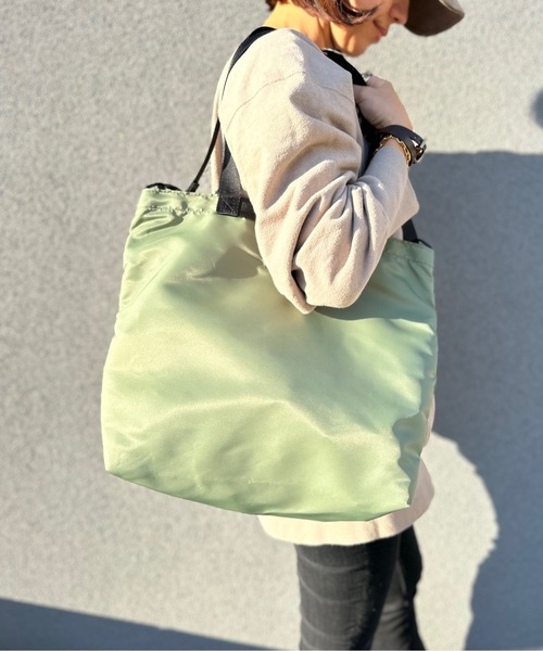 FREDRIK PACKERS（フレドリックパッカーズ）の「FREDRIK PACKERS フレドリックパッカーズ  VAIL FLIGHT SATIN 2WAY トートBAG（トートバッグ・レディース・グリーン/ブラック/オリーブ・ONESIZE）」の10枚目の写真