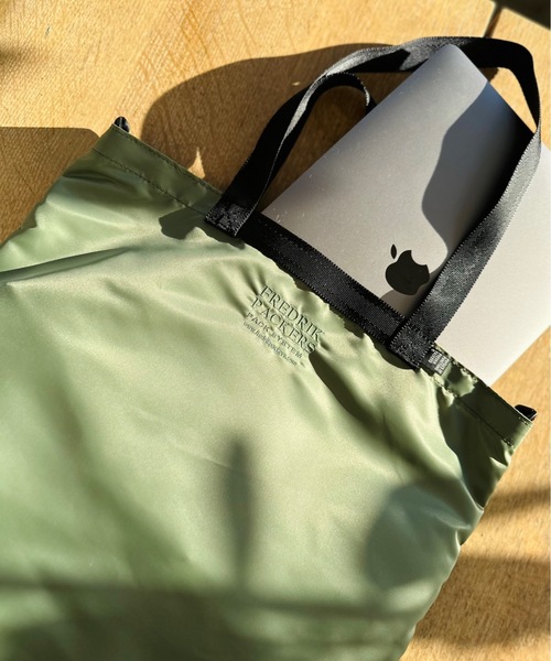FREDRIK PACKERS（フレドリックパッカーズ）の「FREDRIK PACKERS フレドリックパッカーズ  VAIL FLIGHT SATIN 2WAY トートBAG（トートバッグ・レディース・グリーン/ブラック/オリーブ・ONESIZE）」の11枚目の写真