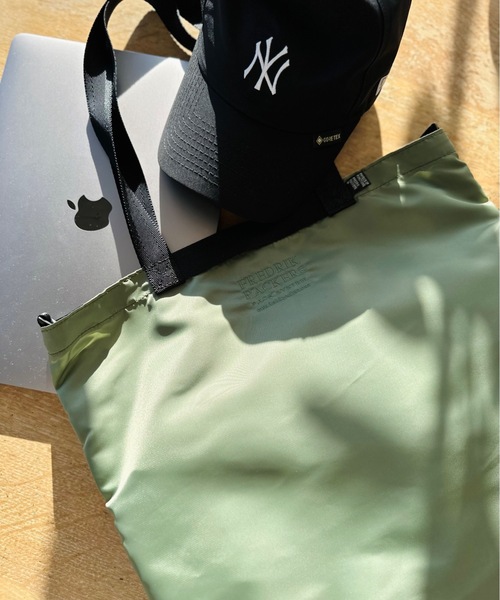 FREDRIK PACKERS（フレドリックパッカーズ）の「FREDRIK PACKERS フレドリックパッカーズ  VAIL FLIGHT SATIN 2WAY トートBAG（トートバッグ・レディース・グリーン/ブラック/オリーブ・ONESIZE）」の12枚目の写真