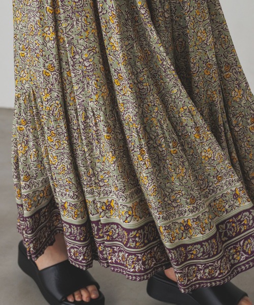 lil nina（リルニーナ）の「レーヨン プリント ギャザースカート（スカート・レディース・チャコール/グリーン/ブルー・FREE）」の2枚目の写真