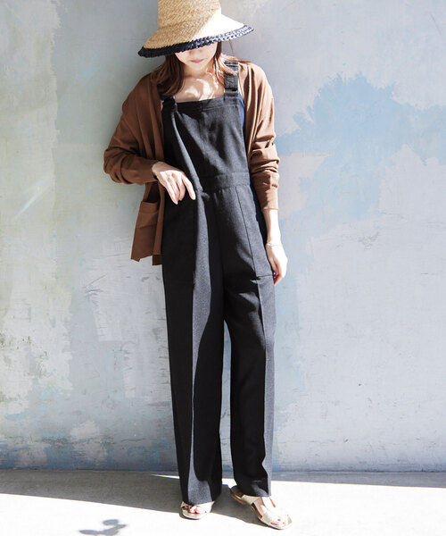 SLOBE IENA(スローブイエナ)の「リネンライクバッククロスサロペット(サロペット/オーバーオール・レディース・ブラック/ベージュ・36/38)」の4枚目の写真