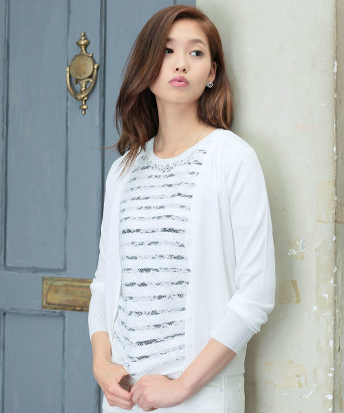 AZUL by moussy（アズールバイマウジー）の「12GR/NyUV加工V/N長袖CD（カーディガン/ボレロ・レディース・オフホワイト/ライトカーキ/ブラック/ネイビー・MEDIUM/LARGE/SMALL）」の2枚目の写真