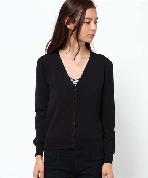 AZUL by moussy（アズールバイマウジー）の「12GR/NyUV加工V/N長袖CD（カーディガン/ボレロ・レディース・オフホワイト/ライトカーキ/ブラック/ネイビー・MEDIUM/LARGE/SMALL）」の5枚目の写真