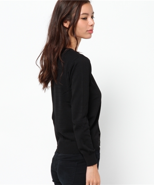 AZUL by moussy（アズールバイマウジー）の「12GR/NyUV加工V/N長袖CD（カーディガン/ボレロ・レディース・オフホワイト/ライトカーキ/ブラック/ネイビー・MEDIUM/LARGE/SMALL）」の6枚目の写真