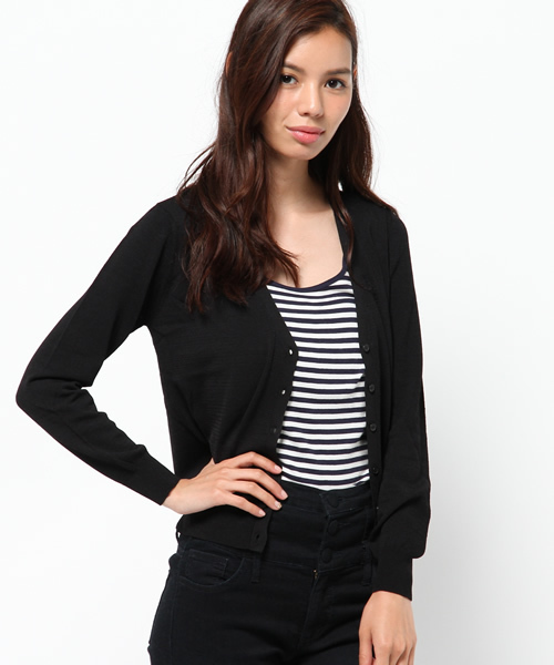 AZUL by moussy（アズールバイマウジー）の「12GR/NyUV加工V/N長袖CD（カーディガン/ボレロ・レディース・オフホワイト/ライトカーキ/ブラック/ネイビー・MEDIUM/LARGE/SMALL）」の17枚目の写真