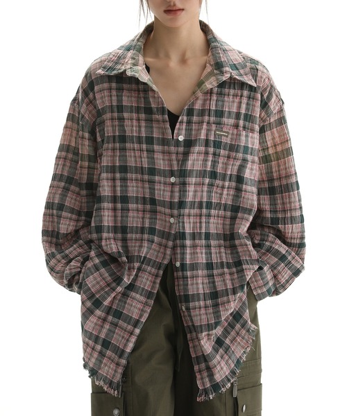 MASONPRINCE（メイソンプリンス）の「オーバーサイズ裾ダメージチェックシャツ CS2112【MASONPRINCE】（シャツ/ブラウス・メンズ・ピンク系その他/パープル系その他・M/L/S）」の2枚目の写真
