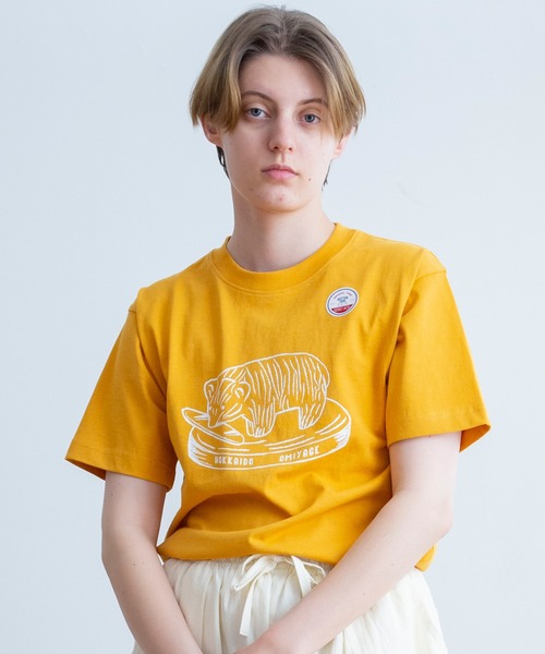 AUG(オーグ)の「AUG キボリクマ プリント Tee(Tシャツ/カットソー・レディース・ピンク系/ブラック/イエロー系/グリーン系/オフホワイト/グレイッシュベージュ・FREE)」の5枚目の写真